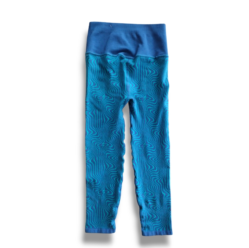 NEW FREE PEOPLE MOVEMENT Jacquard Ankle Leggings Wave Rider/Swirl Size S - Picture 3 of 9